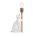 **Technische titel in het Nederlands: Minimalistische kattenlamp met gouden details**